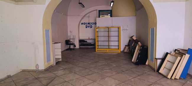 Locale commerciale in vendita a Nocera Inferiore