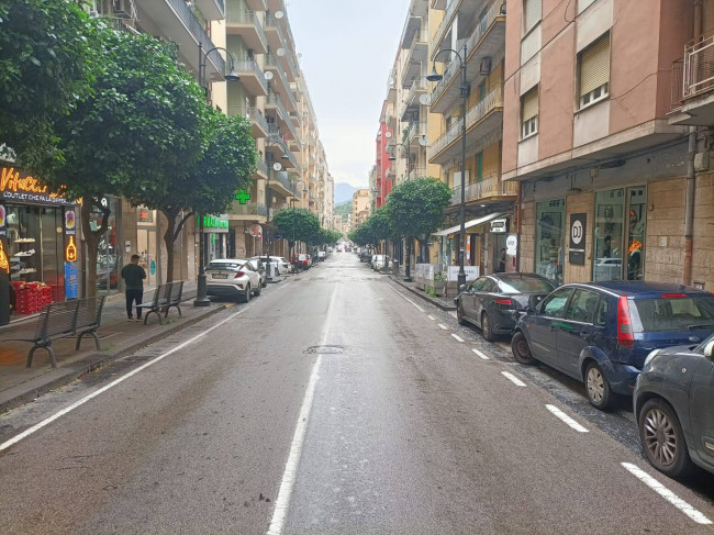 Locale commerciale in affitto a Nocera Inferiore