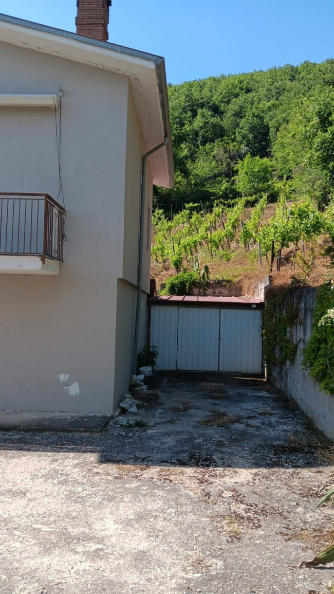 Casa singola in vendita a Tufo