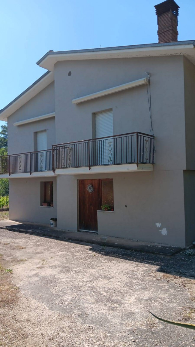 Casa singola in vendita a Tufo