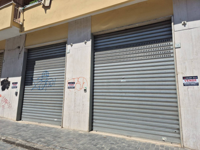 Locale commerciale in vendita a Avellino