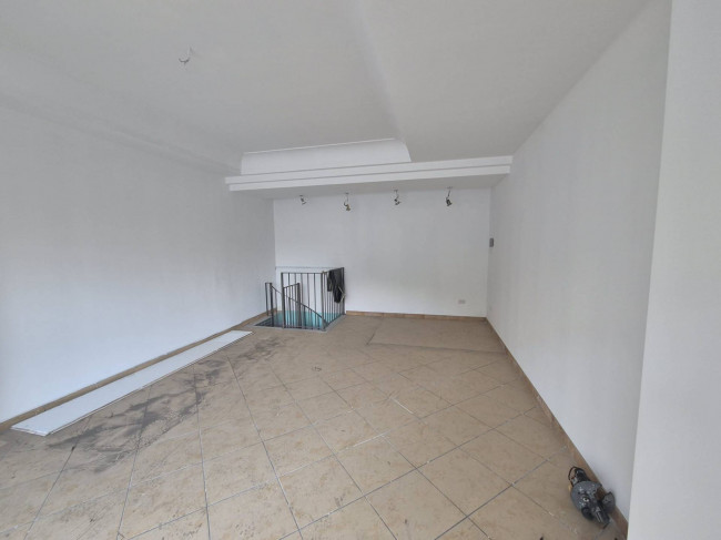 Locale commerciale in vendita a Avellino