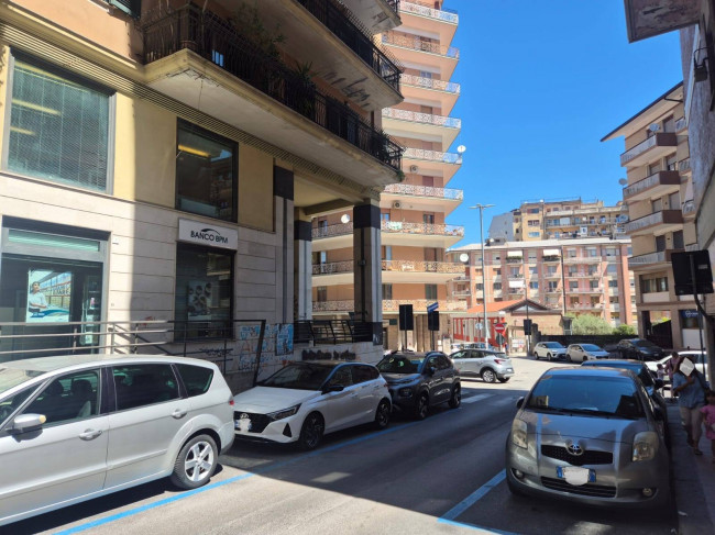 Box o garage in vendita a Avellino