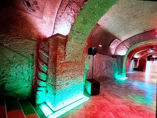 Edificio commerciale o terziario in vendita a Maddaloni