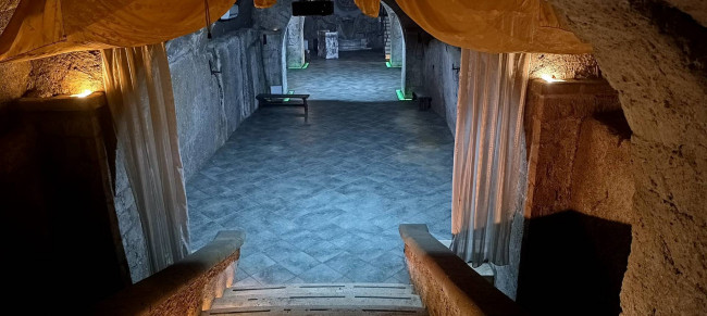 Edificio commerciale o terziario in vendita a Maddaloni