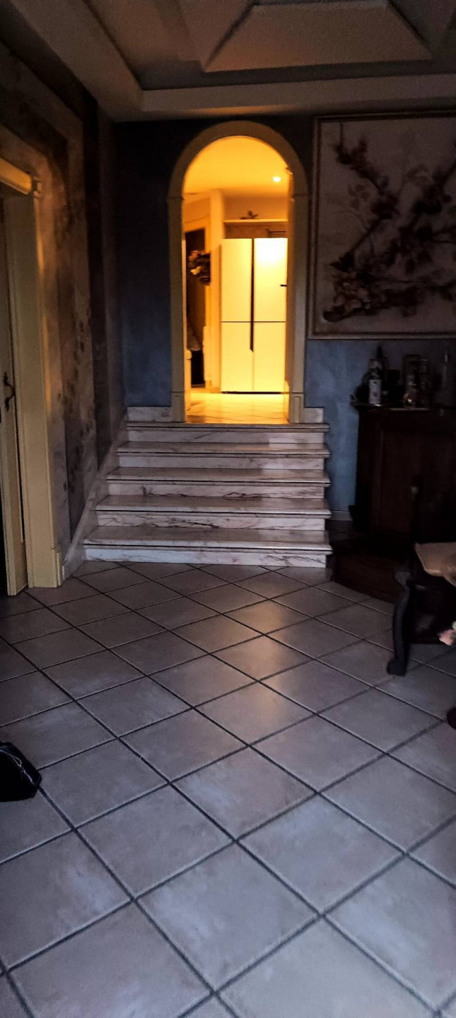 Edificio commerciale o terziario in vendita a Maddaloni