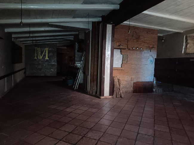 Locale commerciale in vendita a Nocera Inferiore