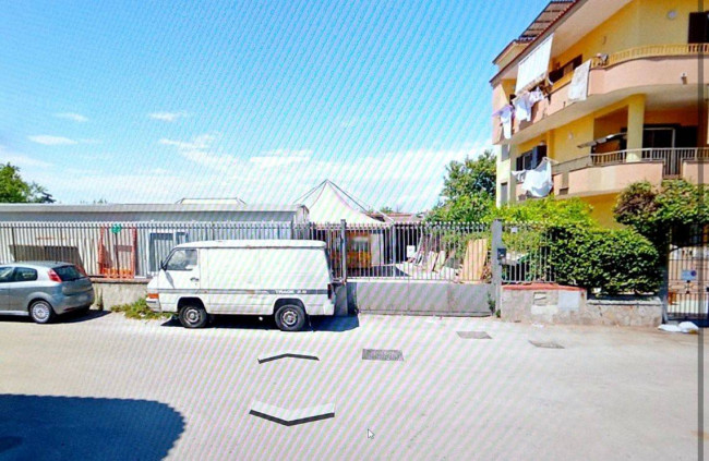 Locale commerciale in vendita a Calvizzano