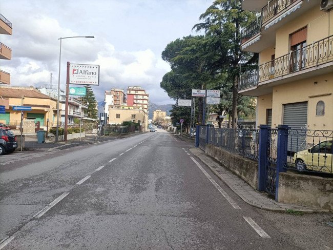 Locale commerciale in vendita a Roccapiemonte