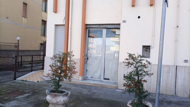 Locale commerciale in vendita a Roccapiemonte