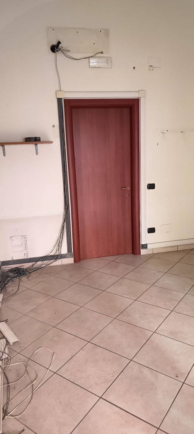 Locale commerciale in affitto a Nocera Inferiore