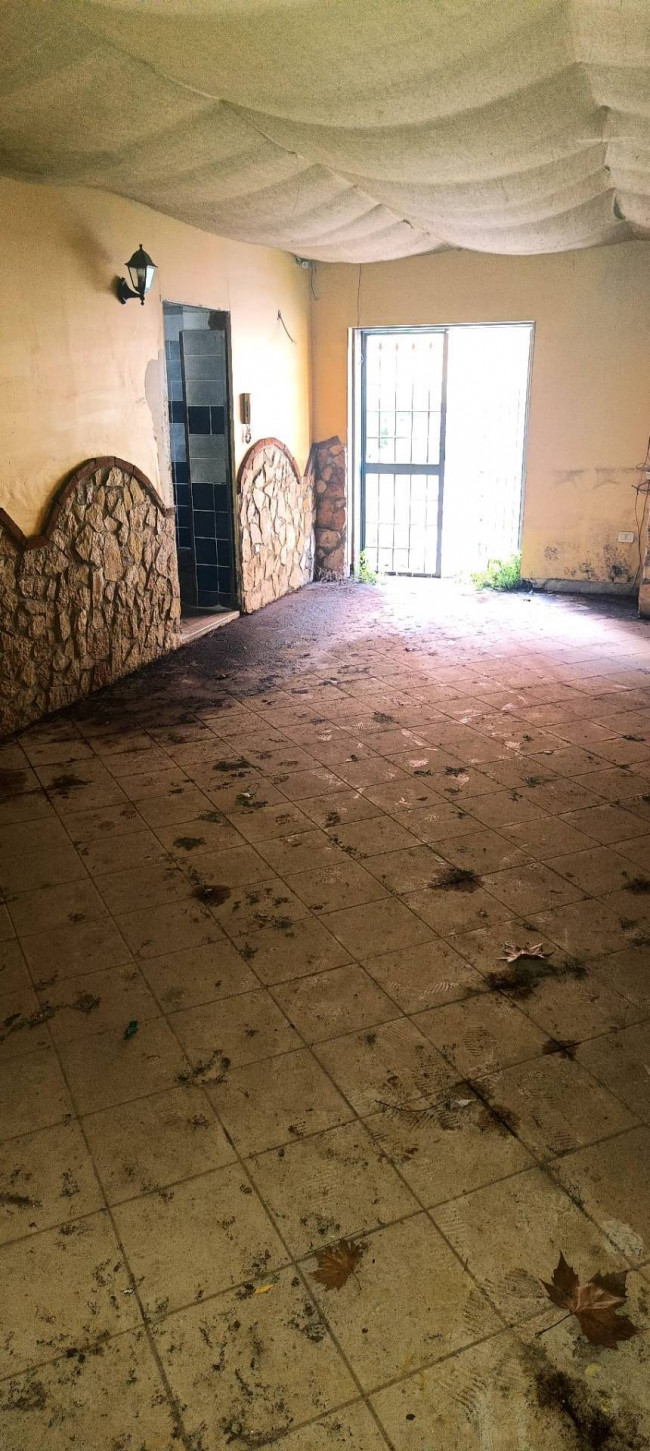 Locale commerciale in vendita a Nocera Inferiore