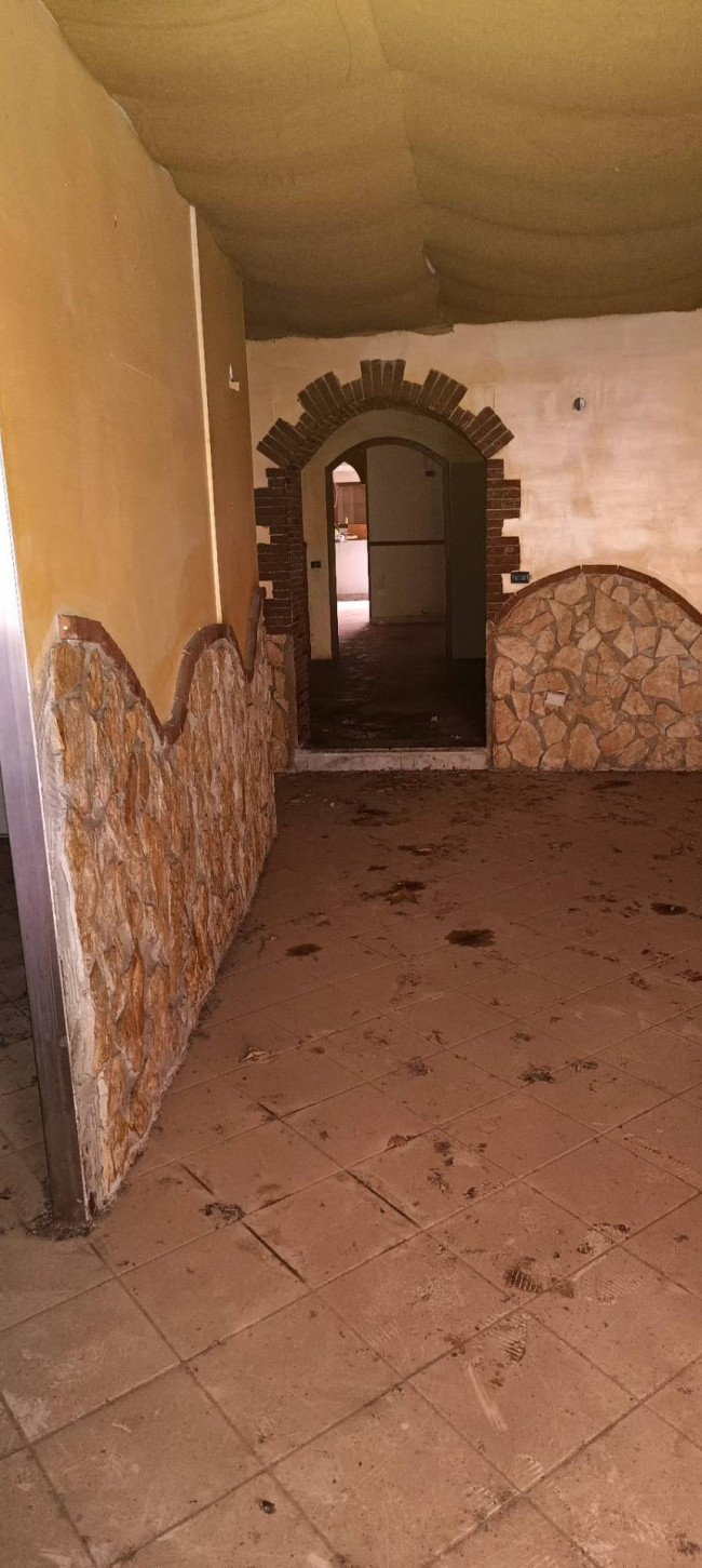 Locale commerciale in vendita a Nocera Inferiore