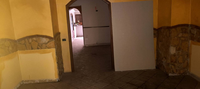 Locale commerciale in vendita a Nocera Inferiore