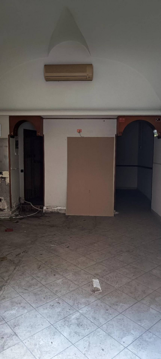 Locale commerciale in vendita a Nocera Inferiore