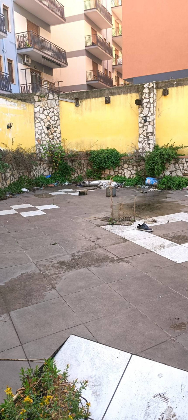 Locale commerciale in vendita a Nocera Inferiore