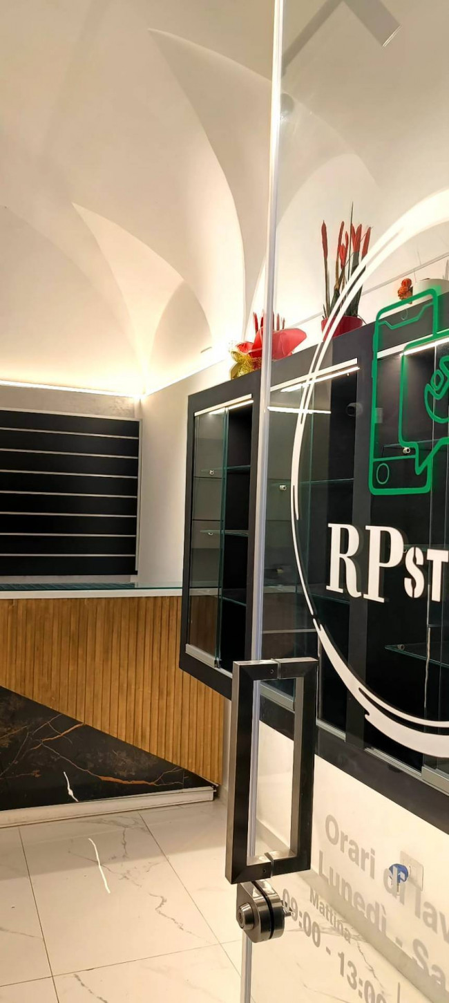 Locale commerciale in affitto a Nocera Inferiore