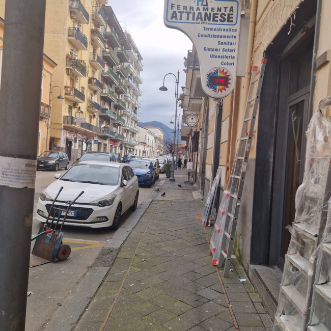 Locale commerciale in affitto a Nocera Inferiore