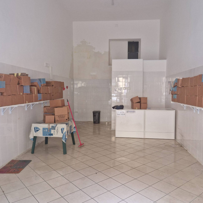 Locale commerciale in affitto a Nocera Inferiore