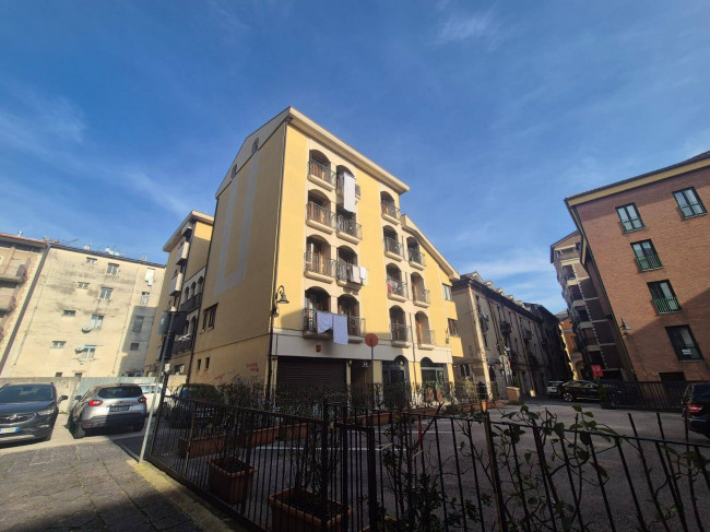 Box o garage in vendita a Avellino