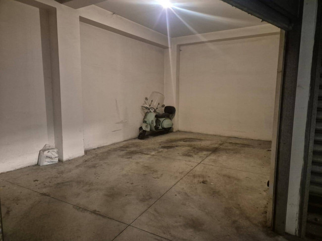 Box o garage in vendita a Avellino