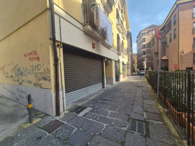 Box o garage in vendita a Avellino