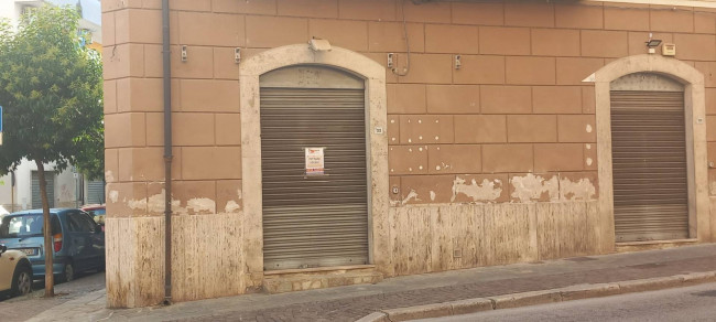 Locale commerciale in affitto a Eboli