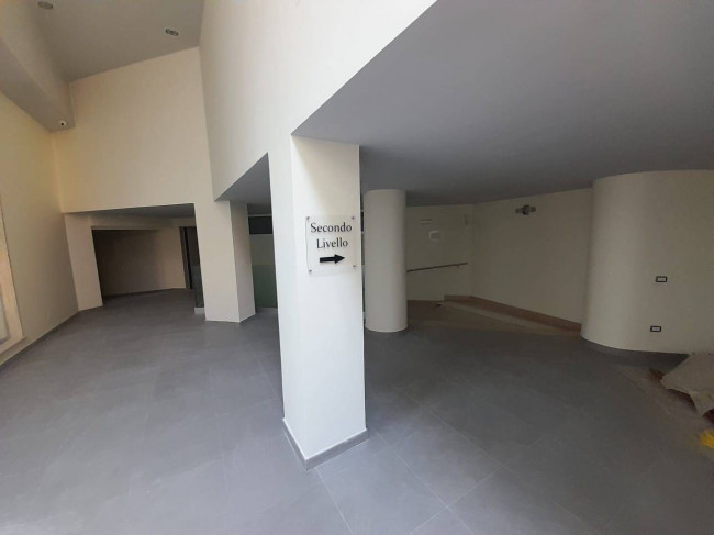 Edificio commerciale o terziario in vendita a Eboli