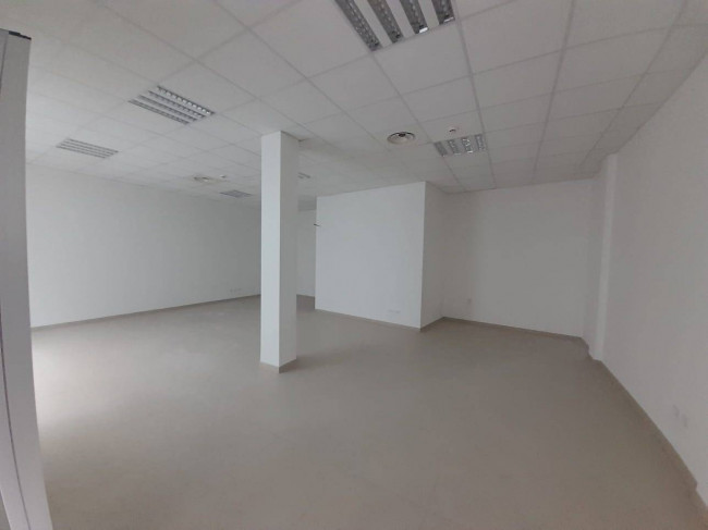 Edificio commerciale o terziario in vendita a Eboli