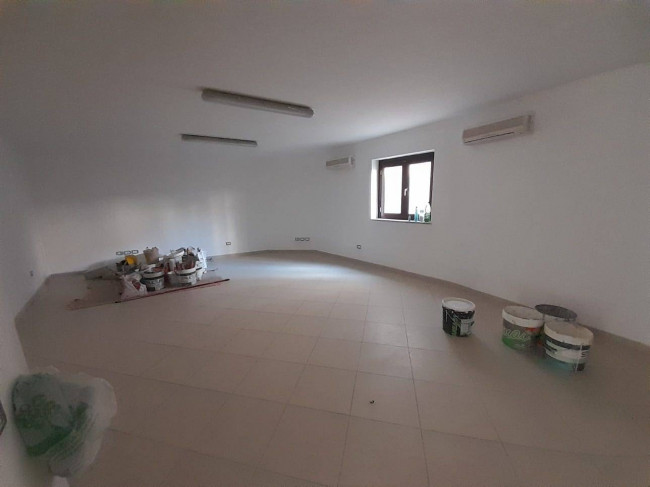 Edificio commerciale o terziario in vendita a Eboli