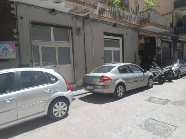 Locale commerciale in vendita a Salerno