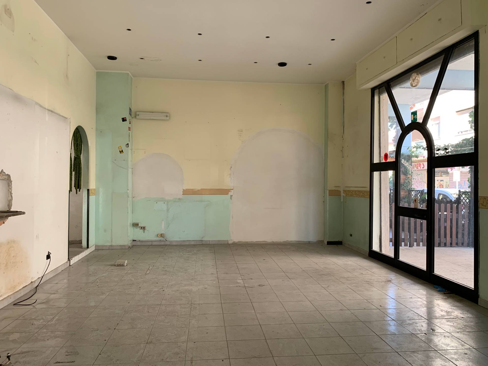 Negozio - Loc.Com. CATANZARO affitto  Lido Corso  Corradino Real Estate di Domenico Corradino