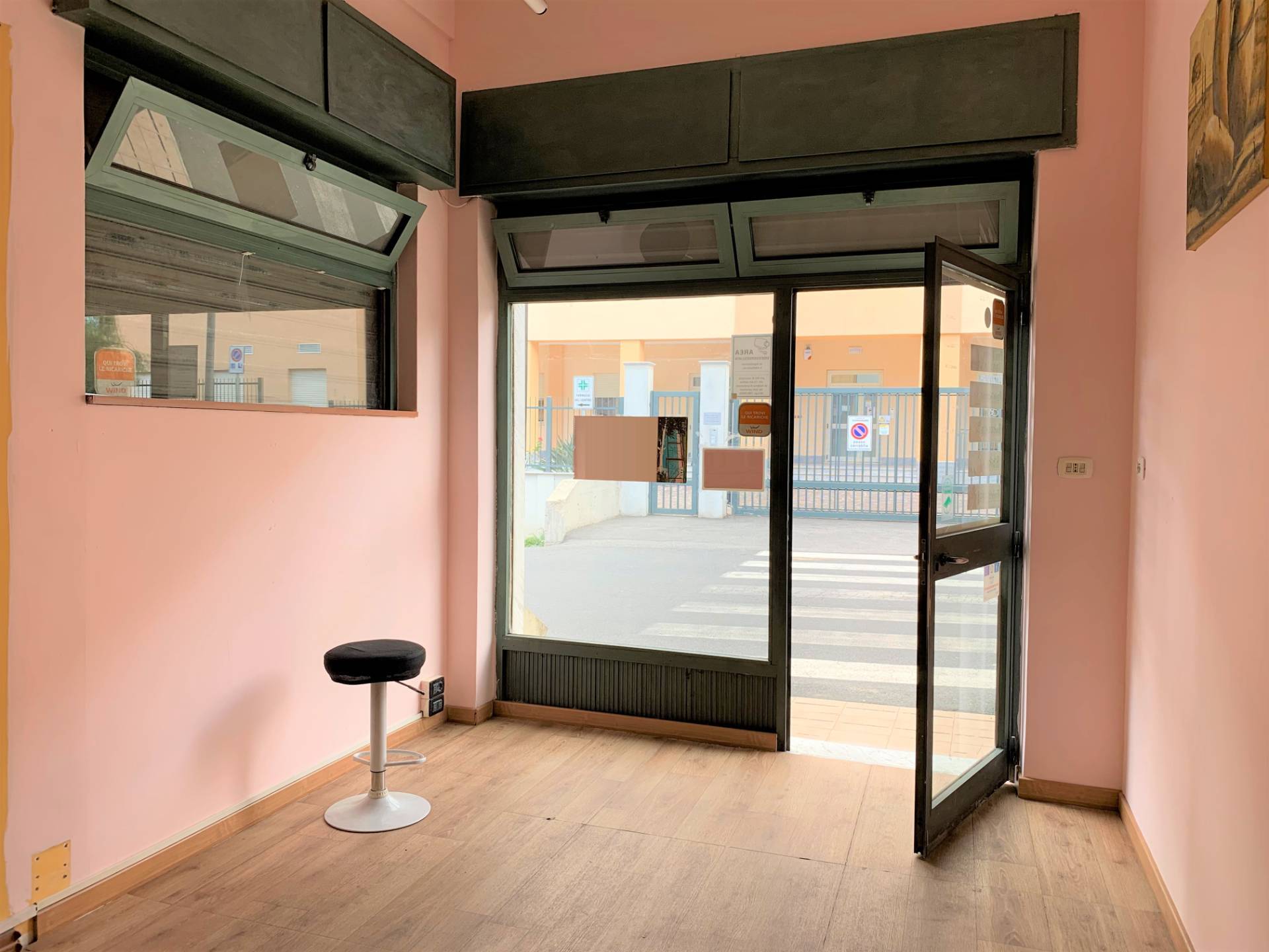 Negozio - Loc.Com. CATANZARO affitto  Santa Maria  Corradino Real Estate di Domenico Corradino