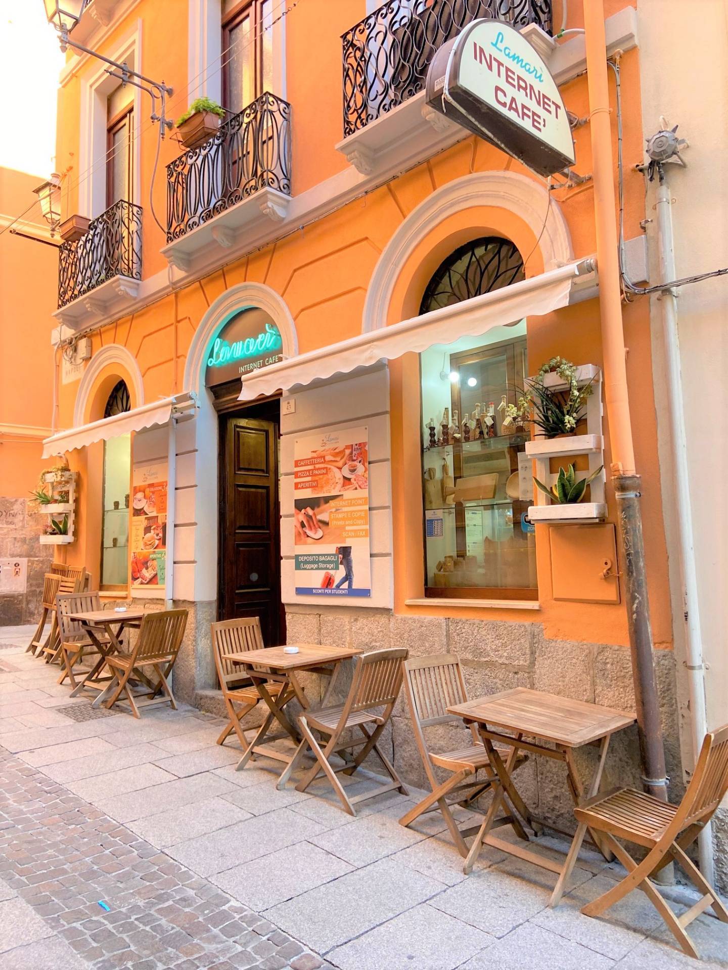 Attività commerciale in vendita a Cagliari (CA)