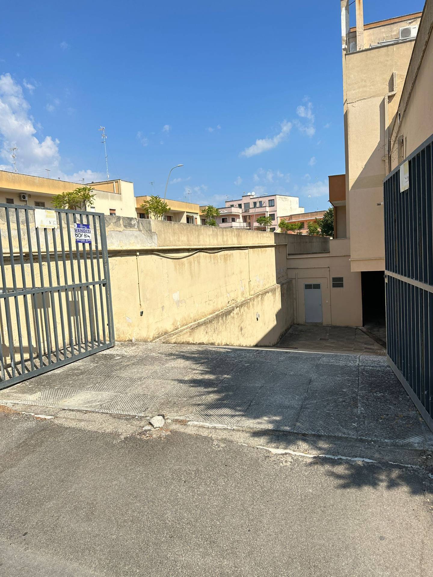 Garage/Box/Posto auto in vendita a Lecce (LE)