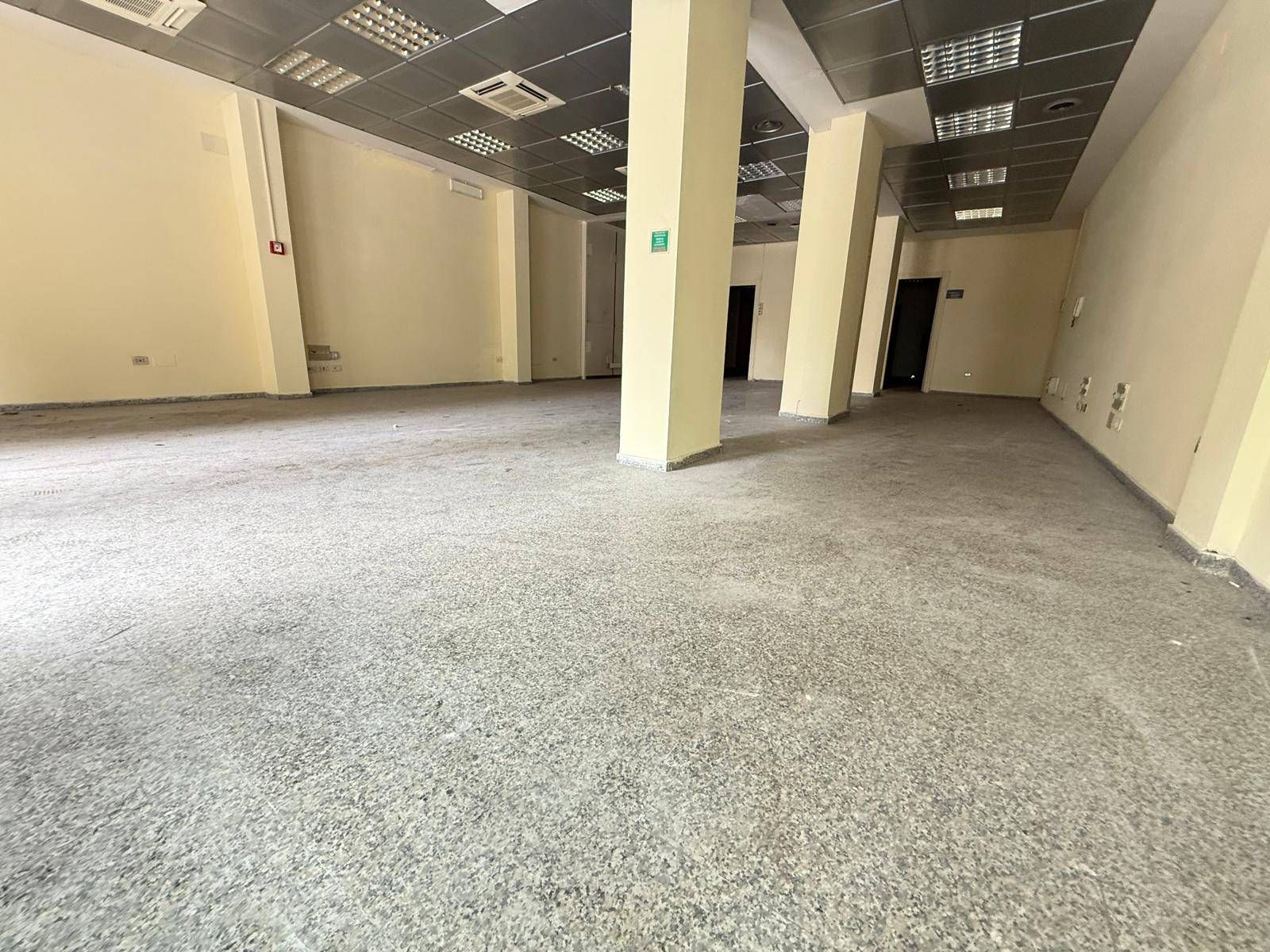 Negozio in affitto a Caserta (CE)