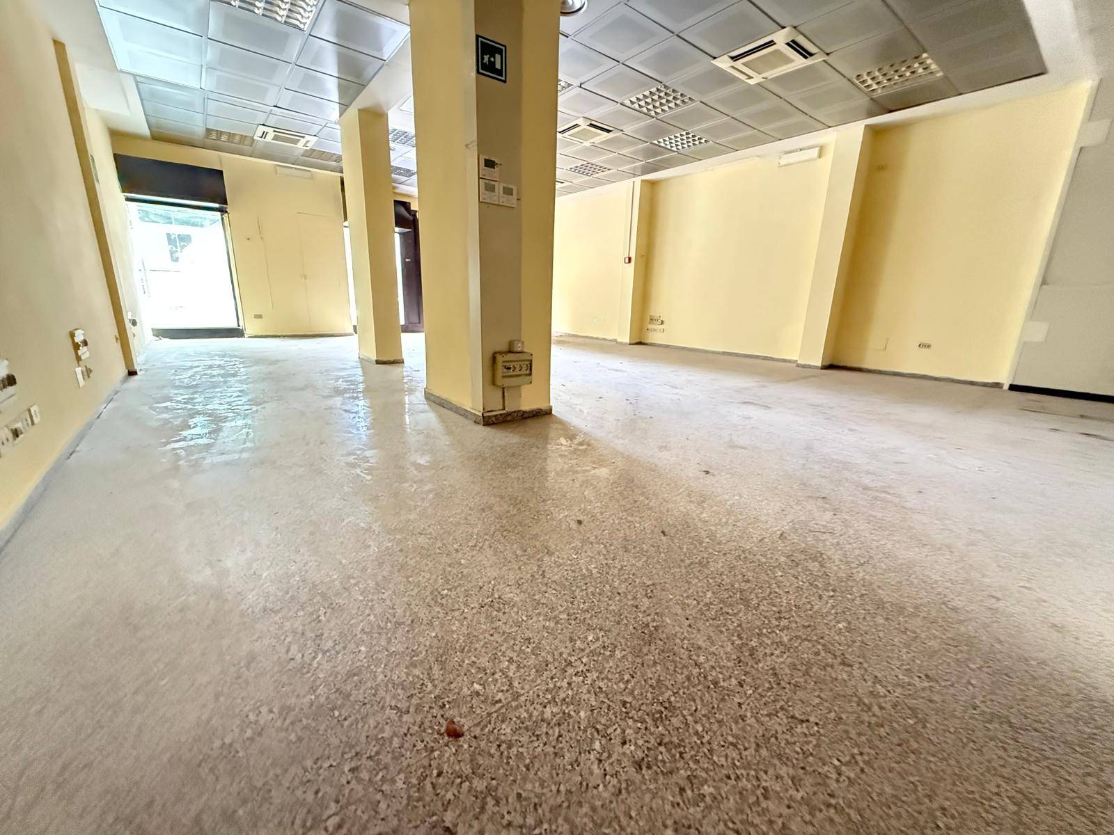 Negozio in affitto a Caserta (CE)