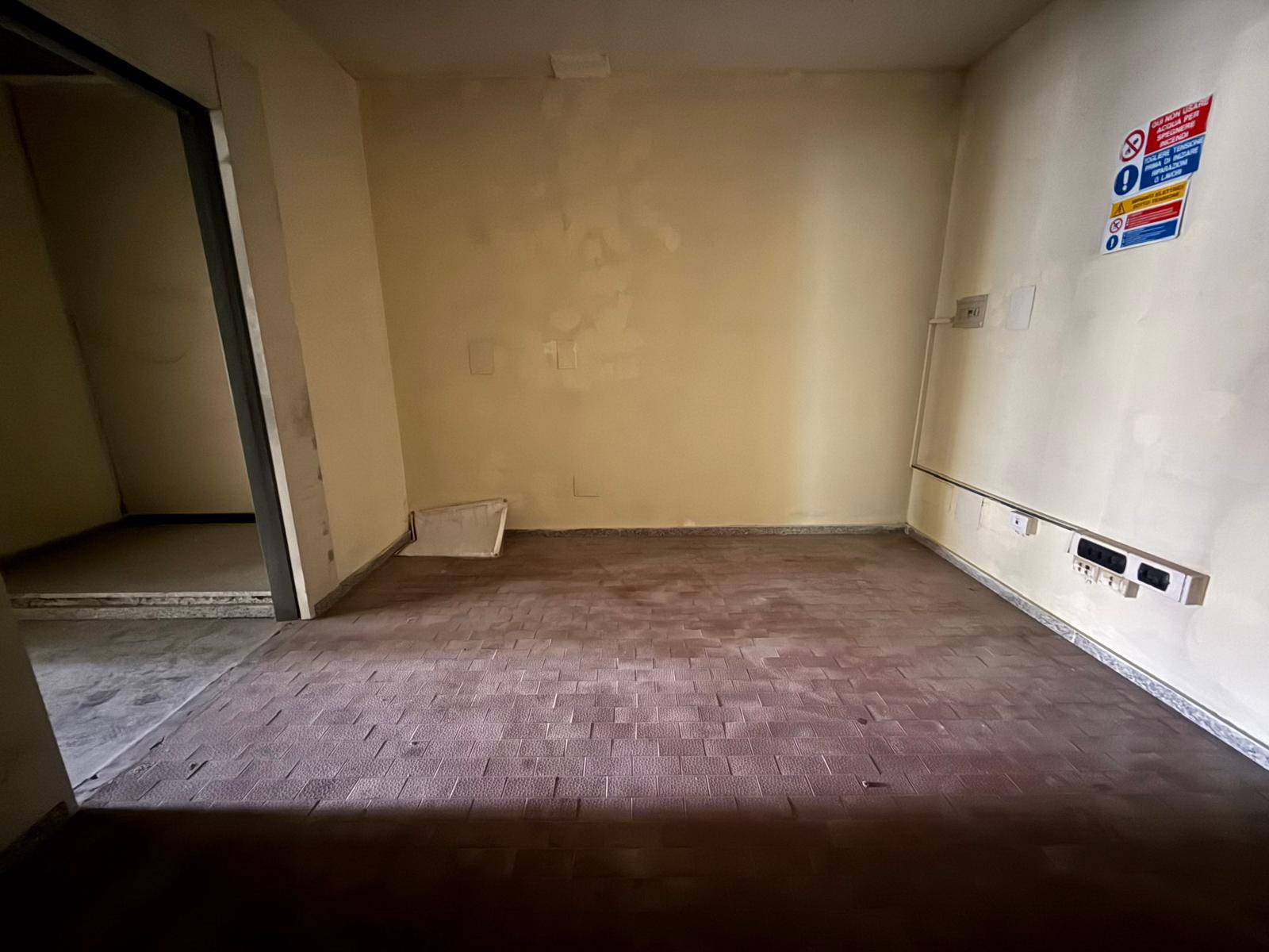 Negozio in affitto a Caserta (CE)
