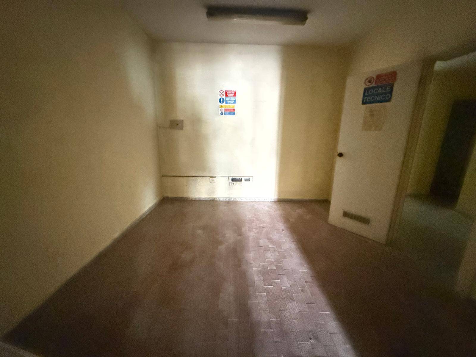 Negozio in affitto a Caserta (CE)