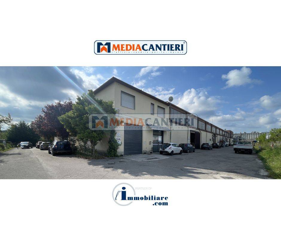 Capannone industriale in vendita a San Giovanni Teatino