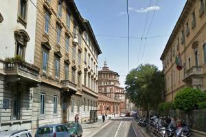 Palazzo/Stabile uso commerciale  in <br/> vendita a Milano