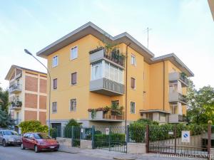   in <br/> rent a Verona