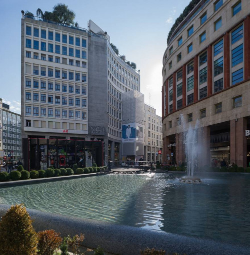 Palazzo/Stabile uso commerciale  in <br/> affitto a Milano