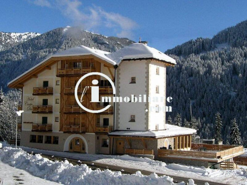 Albergo/Hotel in vendita a San Giovanni Di Fassa-sèn Jan (TN)