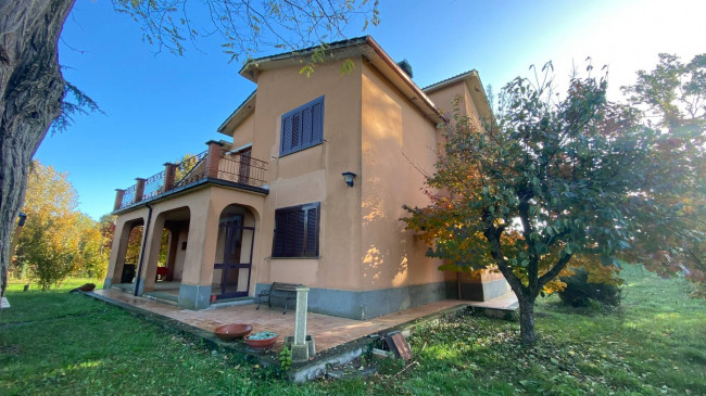 Villa in vendita a Sutri (VT)