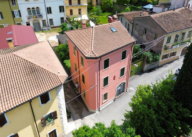 Casa indipendente  in <br/> vendita a Verona