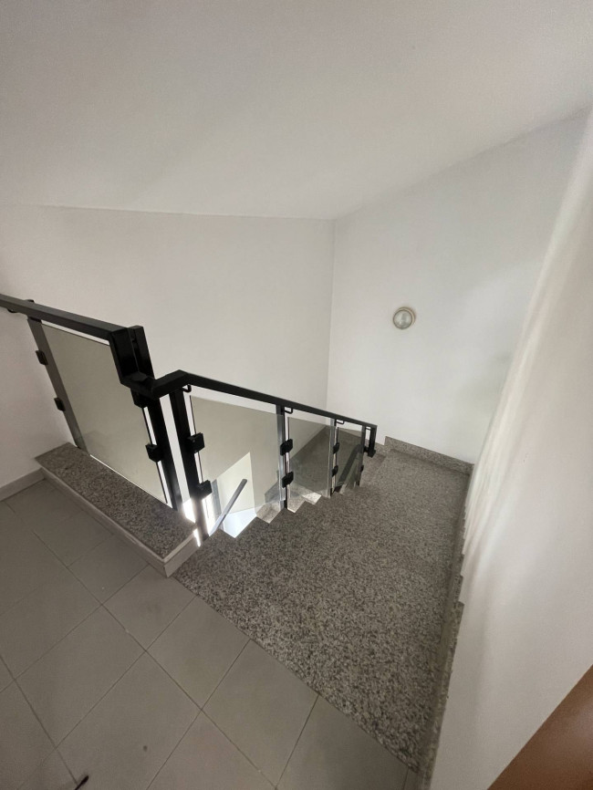 Palazzo/Stabile uso commerciale in vendita a Pescara
