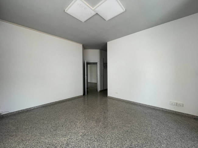 Palazzo/Stabile uso commerciale in vendita a Pescara