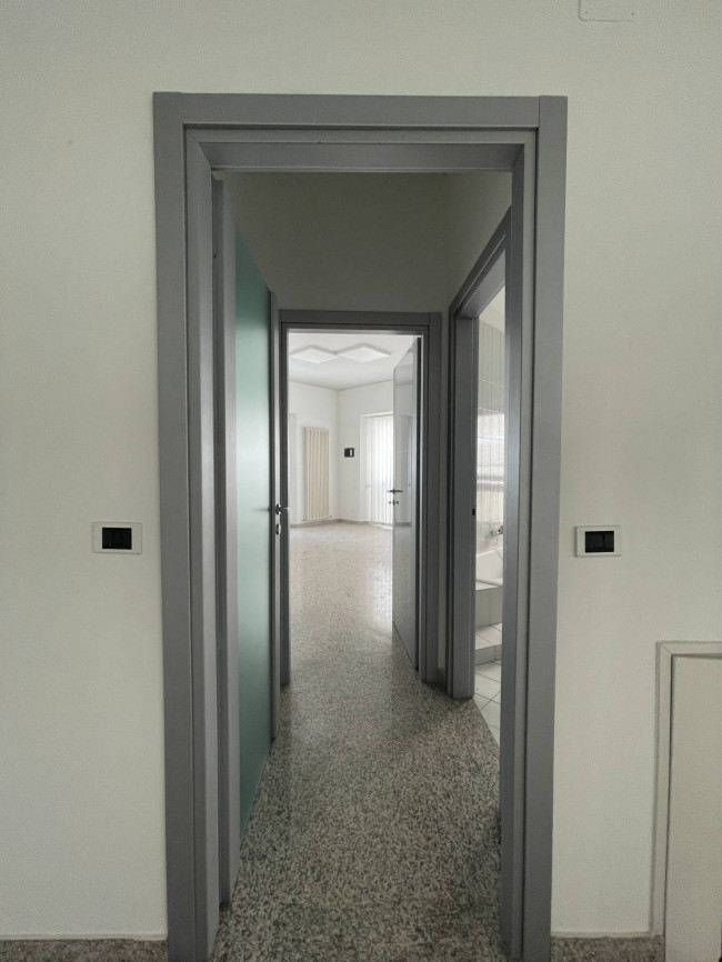 Palazzo/Stabile uso commerciale in vendita a Pescara