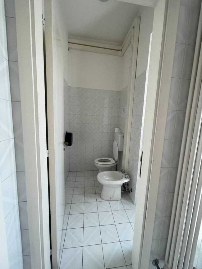 Palazzo/Stabile uso commerciale in vendita a Pescara